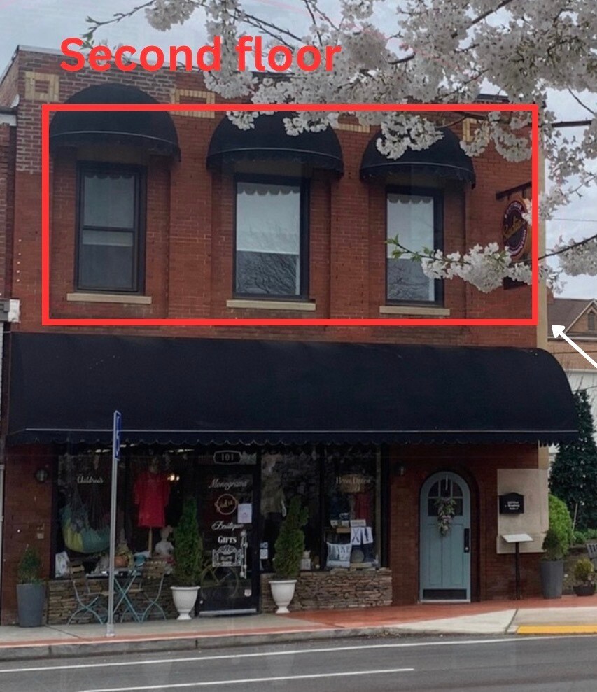 103 W Broadway St, Lenoir City, TN à louer Photo du bâtiment- Image 1 de 3