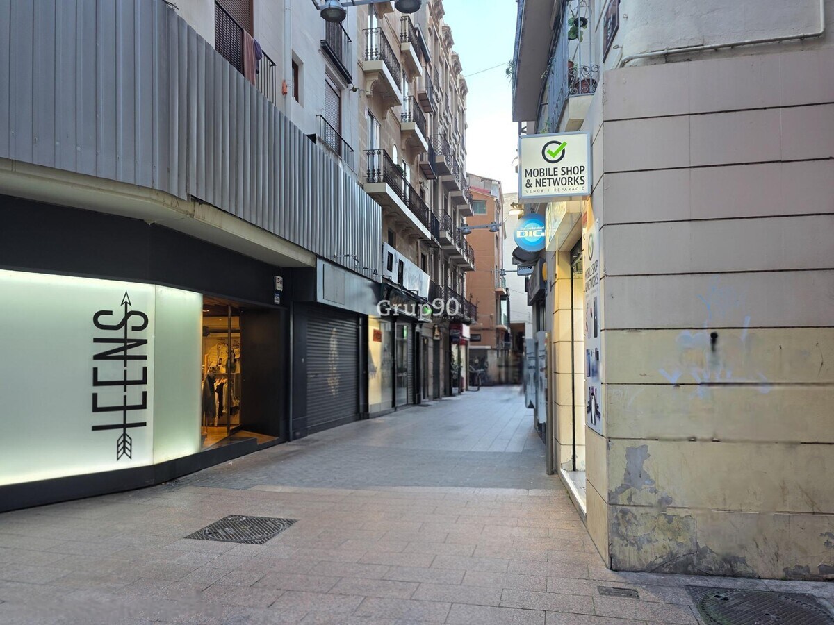 Lleida, LER 25007 - Unit - - - Interior Photo - Image 2 of 17