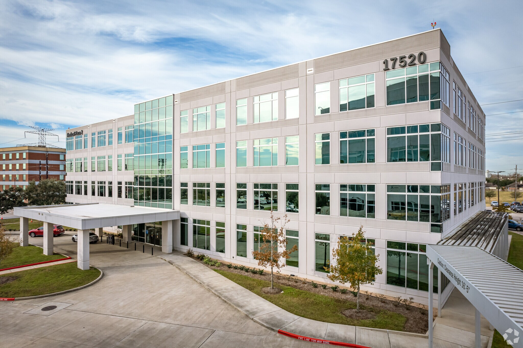 17520 W Grand Pkwy S, Sugar Land, TX à louer Photo du bâtiment- Image 1 de 5