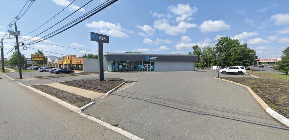 277 State Route 18, East Brunswick, NJ for lease - Building Photo - Image 1 of 3