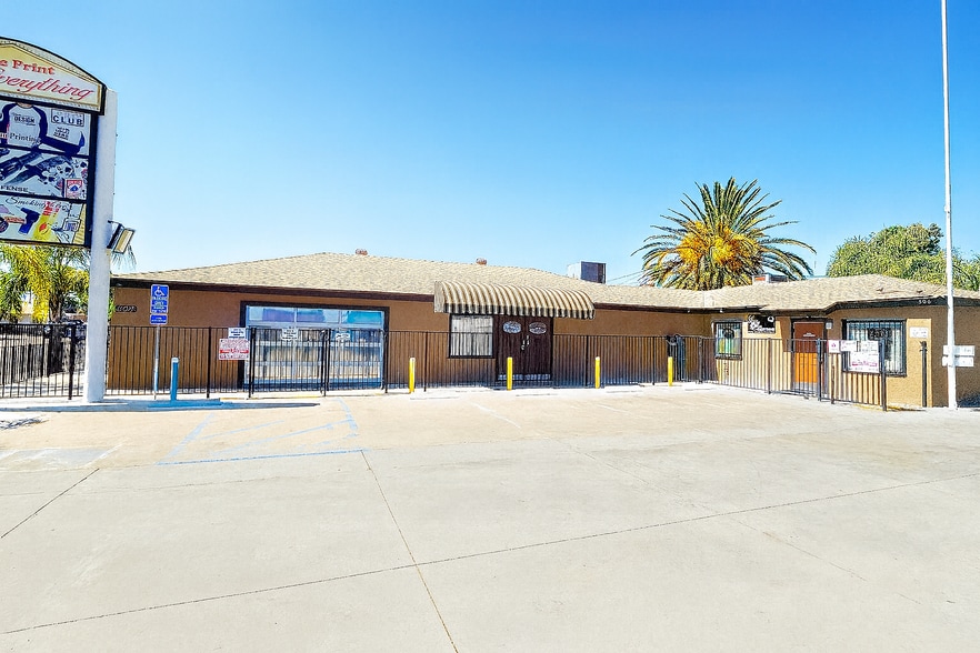 306-308 Roberts Ln, Bakersfield, CA for sale - Building Photo - Image 3 of 70
