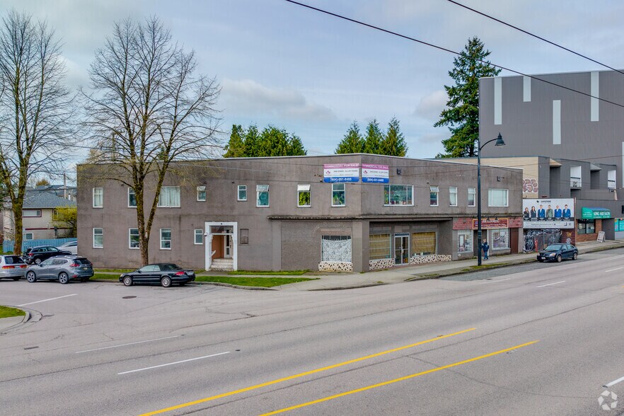 Kingsway portfolio of 2 properties for sale on LoopNet.ca - Primary Photo - Image 1 of 1