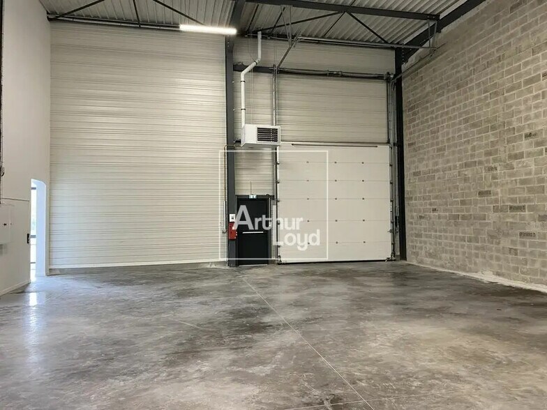 Flex dans Grigny à louer - Photo du bâtiment - Image 2 de 5