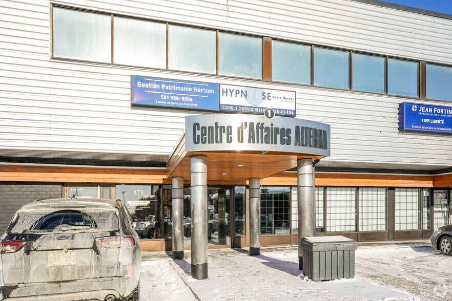 4600 Boul Henri-Bourassa, Québec, QC à louer - Photo du bâtiment - Image 2 de 3