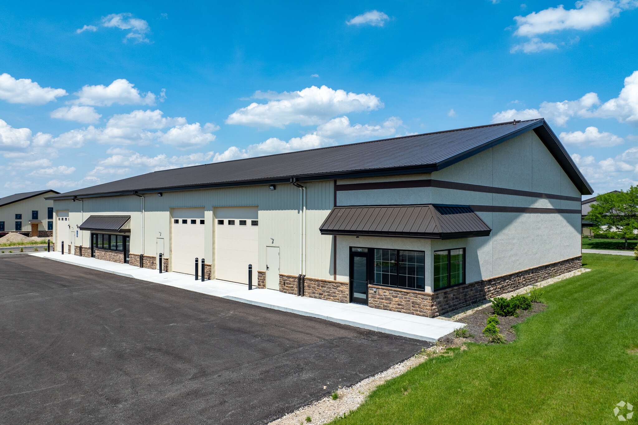 8315 Estates Pky, Plain City, OH for lease Primary Photo- Image 1 of 8