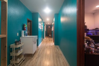 2518-2524 NE Broadway St, Portland, OR for lease Interior Photo- Image 2 of 2