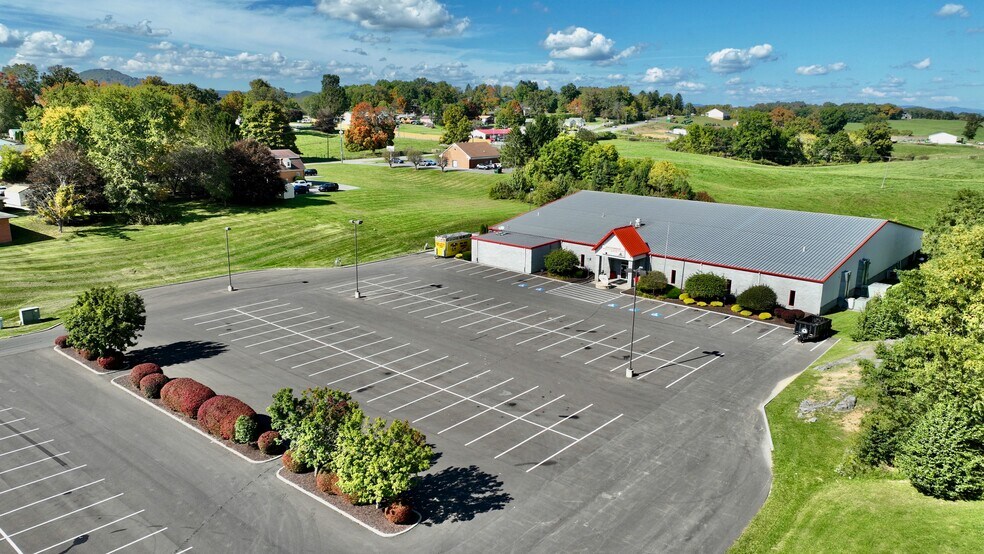 157 Maple Carriage Dr, Lewisburg, WV à vendre - Photo du bâtiment - Image 3 de 58