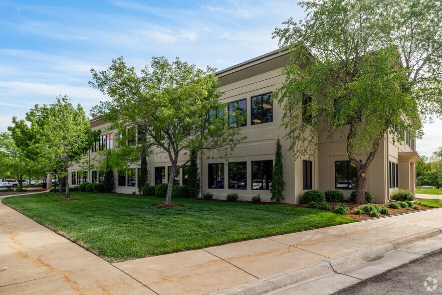 8621 E 21st St, Wichita, KS à vendre - Photo du bâtiment - Image 3 de 25