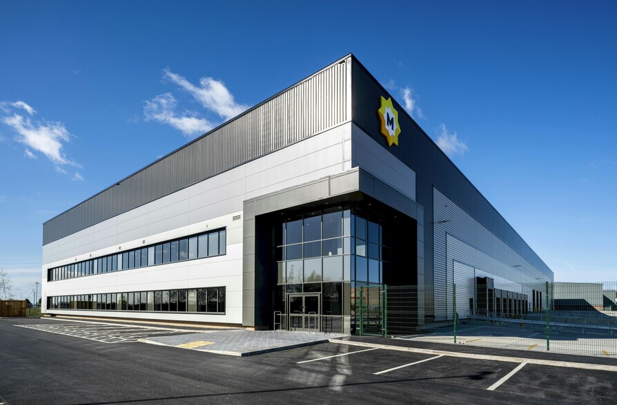 Stirling Rd, Liverpool for lease - Building Photo - Image 2 of 23