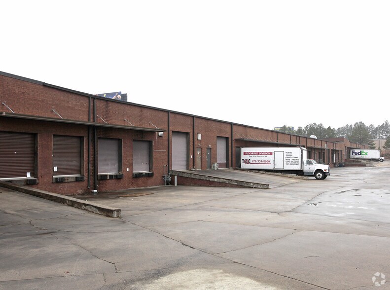 829 Pickens Industrial Dr, Marietta, GA à louer - Photo du bâtiment - Image 3 de 6