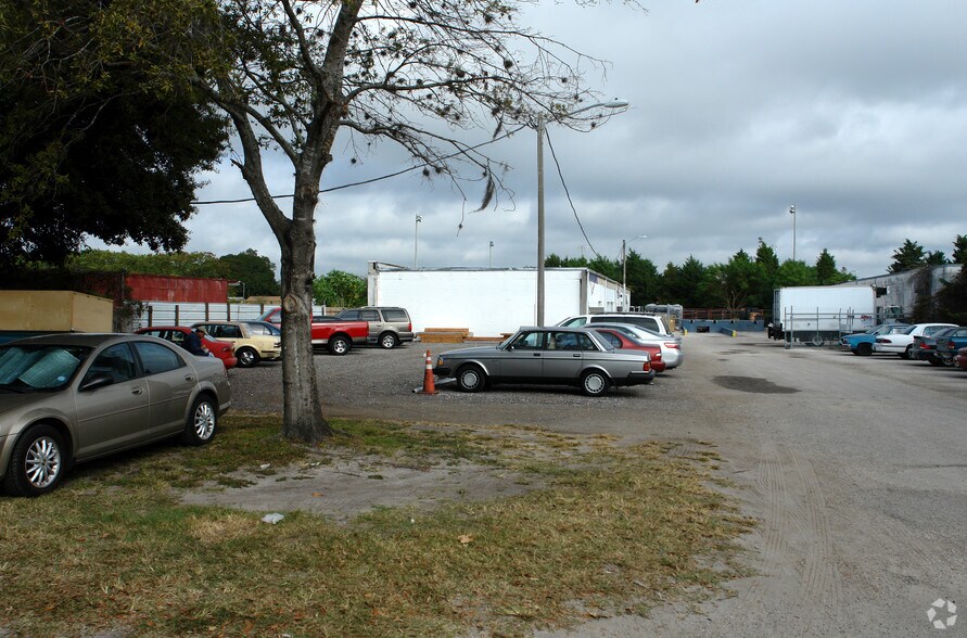 4535 8th Ave S, Saint Petersburg, FL à vendre - Photo du bâtiment - Image 2 de 2