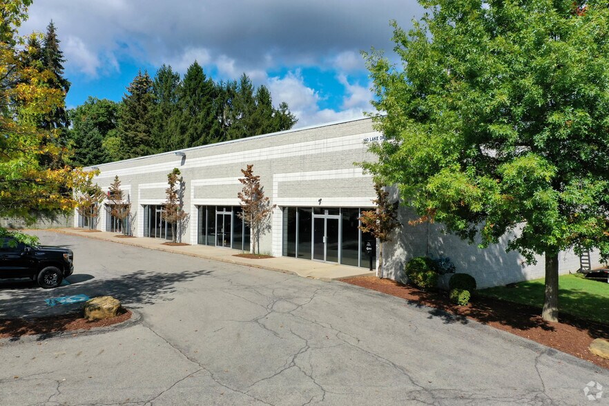 145 Lake Dr, Wexford, PA for lease - Building Photo - Image 1 of 2