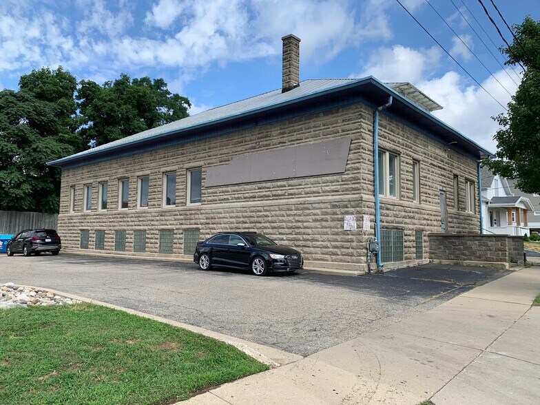 17 Seward Ave NW, Grand Rapids, MI à louer - Photo du bâtiment - Image 1 de 4