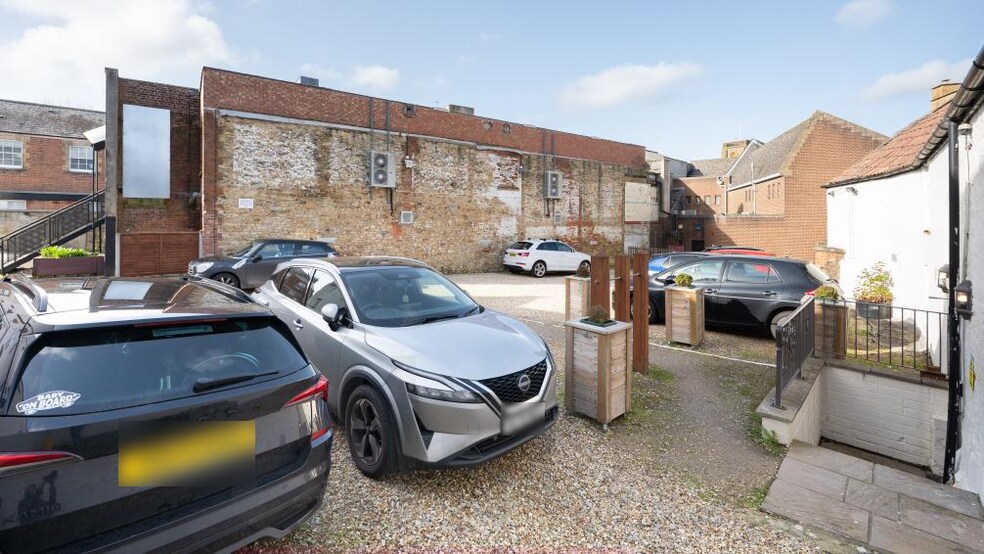 15 High St, Yeovil for sale - Primary Photo - Image 1 of 2