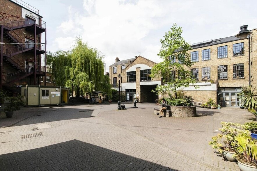 15 Hackney Rd, Londres à louer - Photo du bâtiment - Image 3 de 22