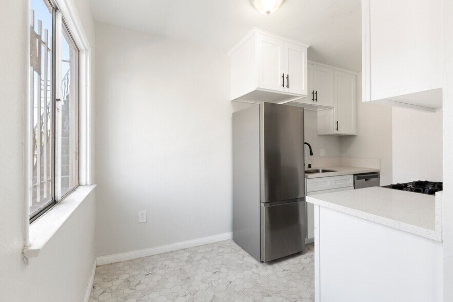 4421 Wall St, Los Angeles, CA à vendre - Photo du bâtiment - Image 3 de 12