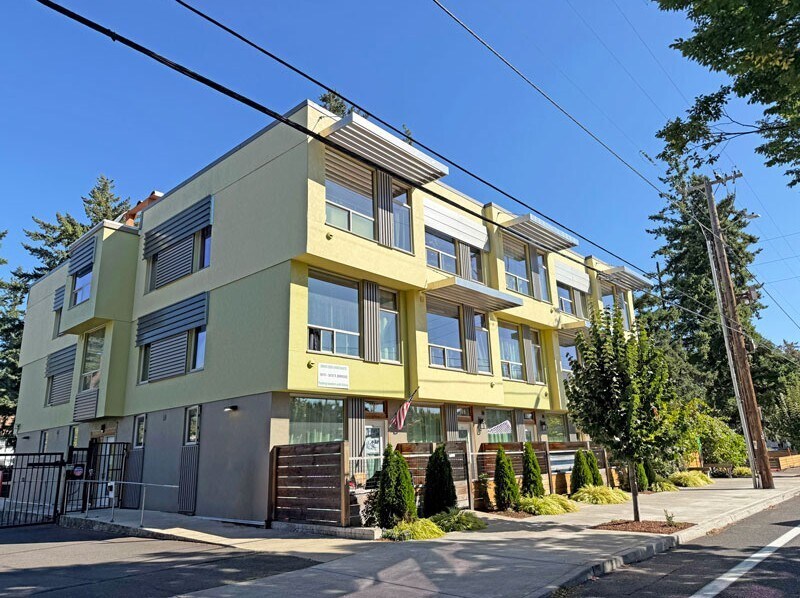 16111 E Burnside St, Portland, OR à vendre Photo du bâtiment- Image 1 de 23