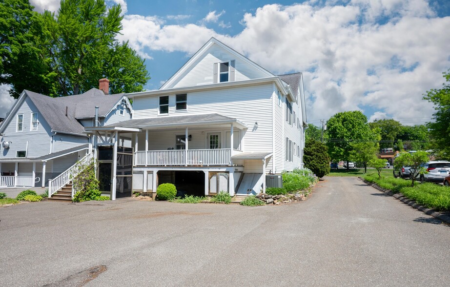 14 Elm St, New Milford, CT à louer - Photo du bâtiment - Image 3 de 31
