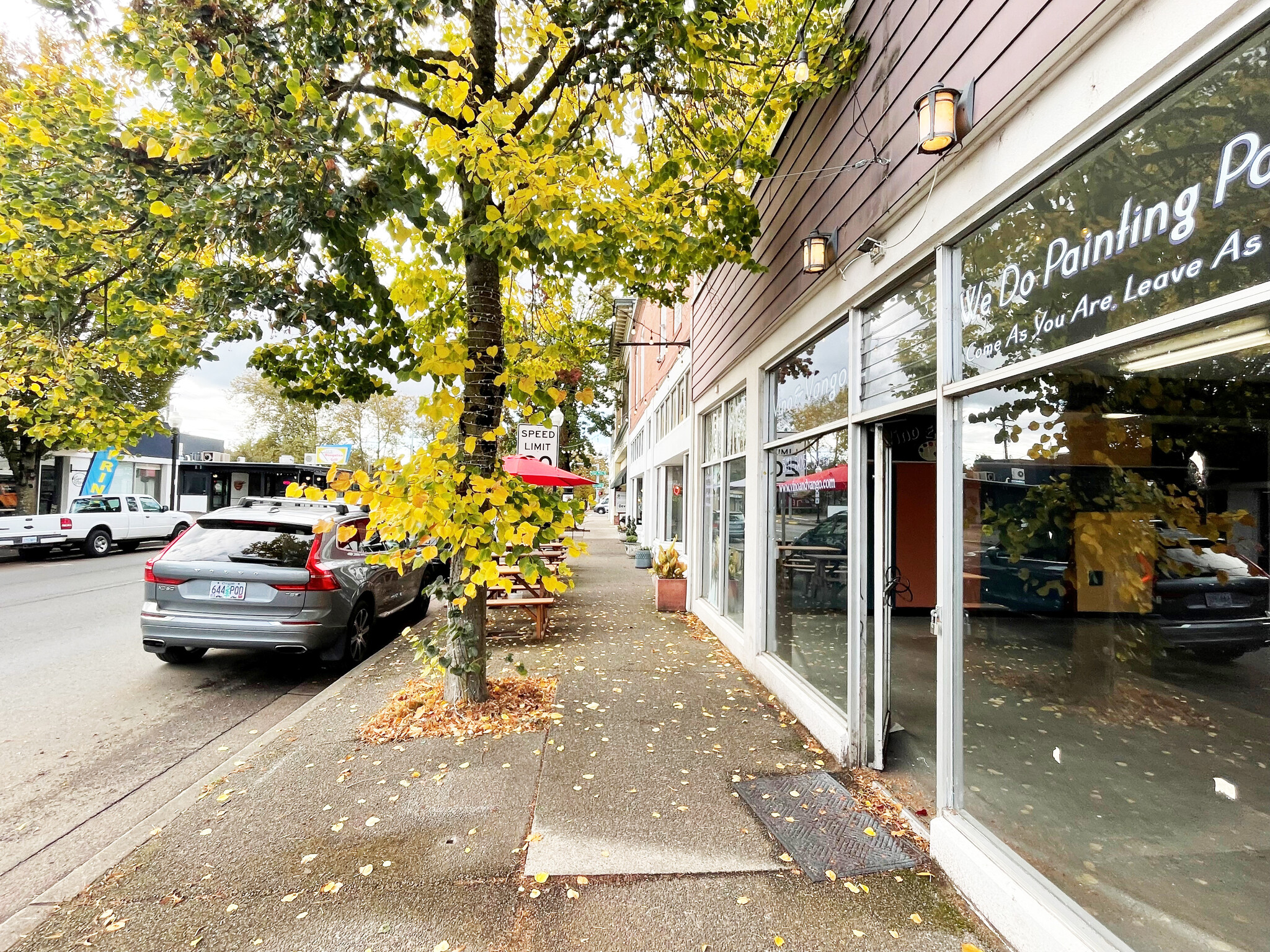 236-240 E Main St, Springfield, OR for lease Building Photo- Image 1 of 4