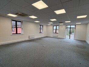 Liston Road, Marlow à louer Photo intérieure- Image 1 de 3