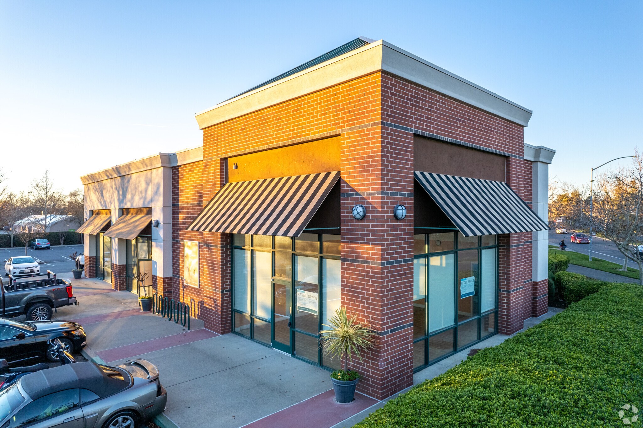 2151 Cowell Blvd, Davis, CA à louer Photo principale- Image 1 de 4