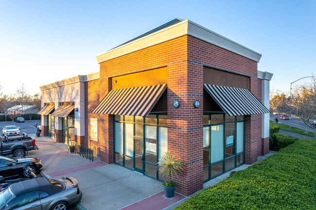 Plus de détails pour 2151 Cowell Blvd, Davis, CA - Commerce de détail à louer