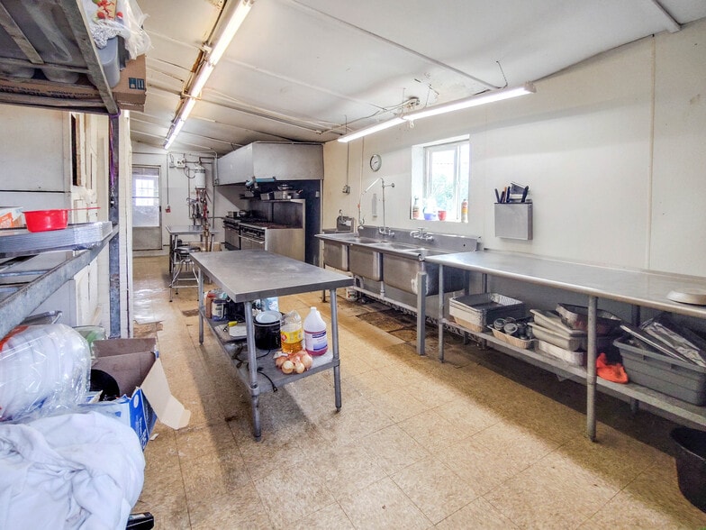 445 W Maple St, Slater, MO for sale - Interior Photo - Image 2 of 27