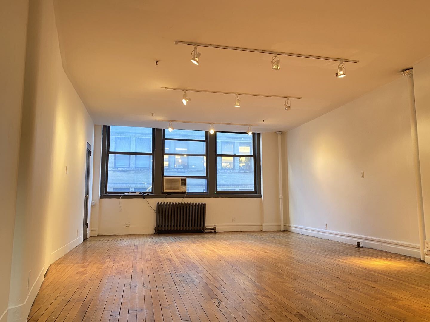 28 W 27th St, New York, NY for lease Interior Photo- Image 1 of 4