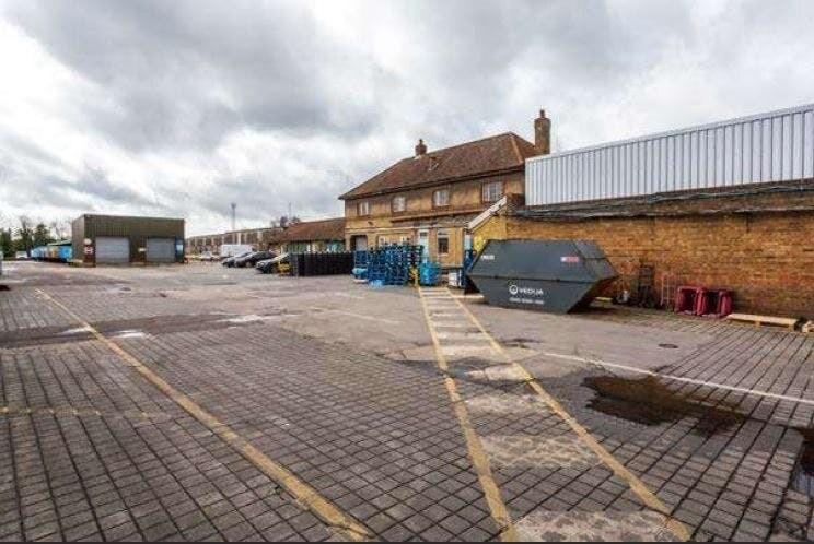 53 Gap Rd, Londres à louer - Photo du bâtiment - Image 3 de 16