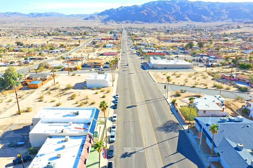 5785 Adobe Rd, Twentynine Palms, CA à vendre - Photo du bâtiment - Image 3 de 4