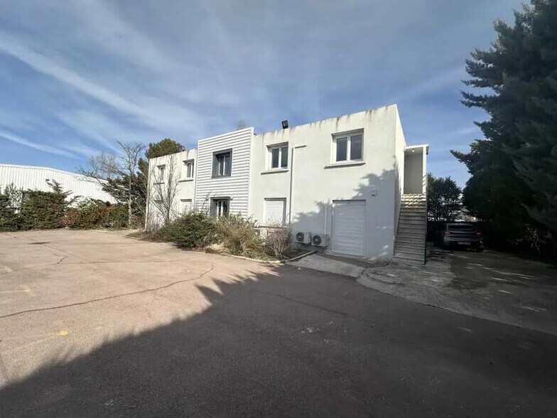 Bureau dans Aix-en-Provence à louer - Photo du bâtiment - Image 2 de 16