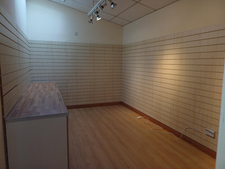 27 Crown St, Kettering for lease - Interior Photo - Image 2 of 5