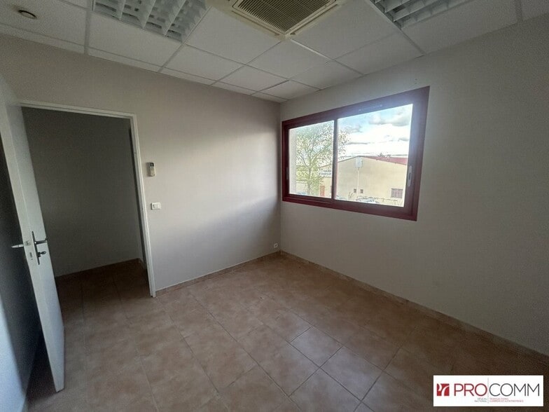 Bureau dans Cavaillon à louer - Photo intérieure - Image 2 de 6