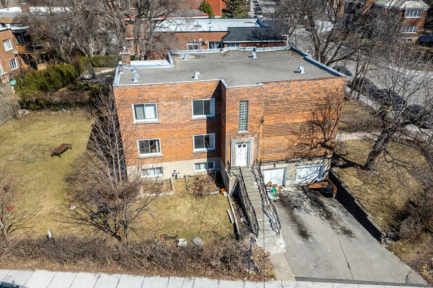 5165 Av Isabella, Montréal, QC à vendre - Photo du bâtiment - Image 2 de 5