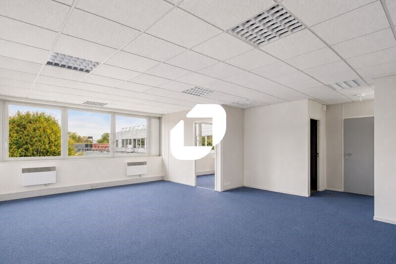 1 Rue Henri Becquerel, Mitry-Mory for lease - Interior Photo - Image 3 of 4