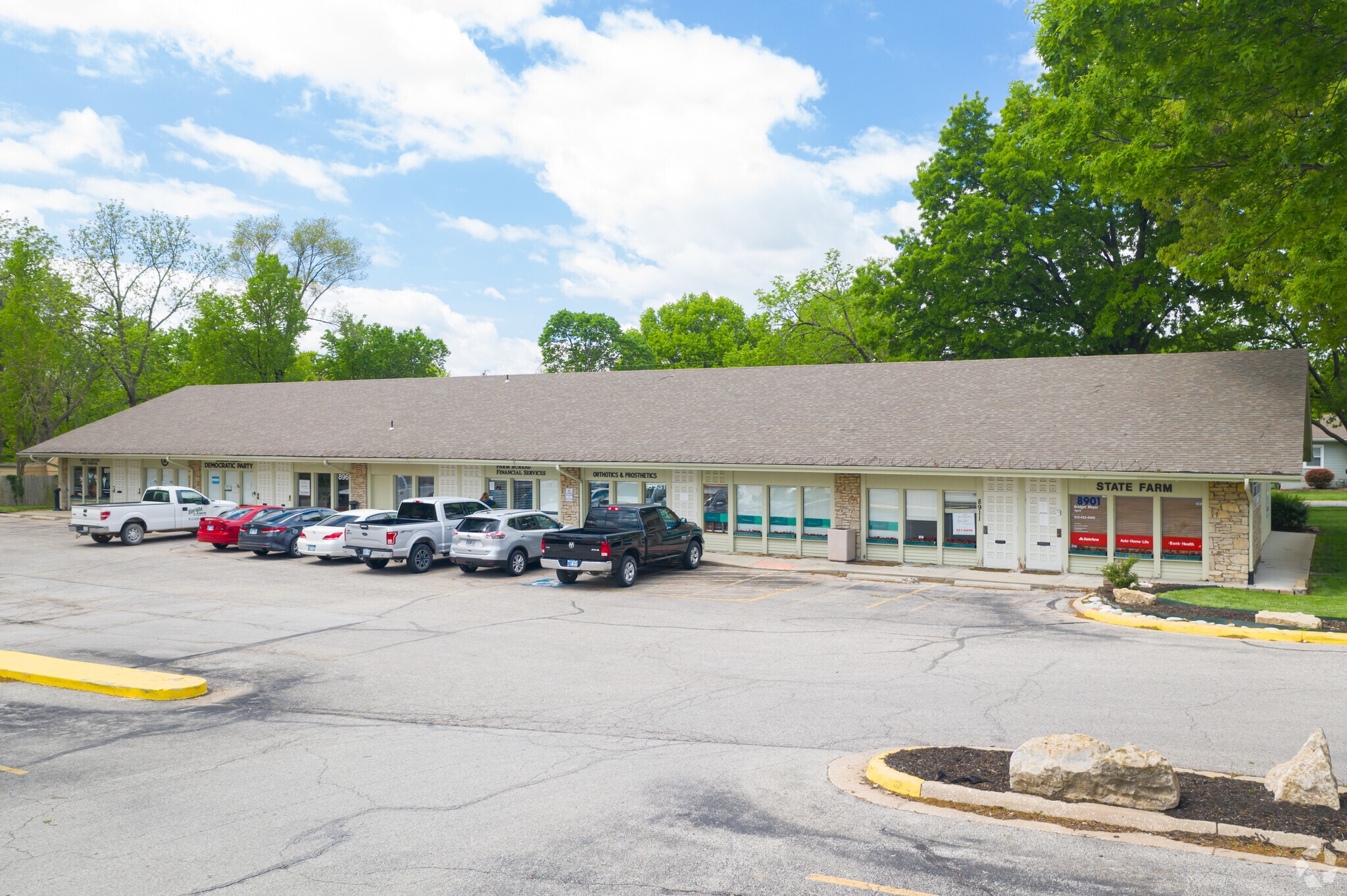 8901-8991 W 75th St, Overland Park, KS for lease Primary Photo- Image 1 of 4