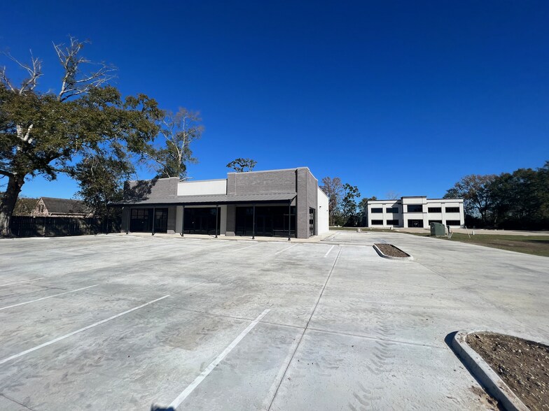 15127 Perkins Rd, Baton Rouge, LA à louer - Photo du bâtiment - Image 2 de 5