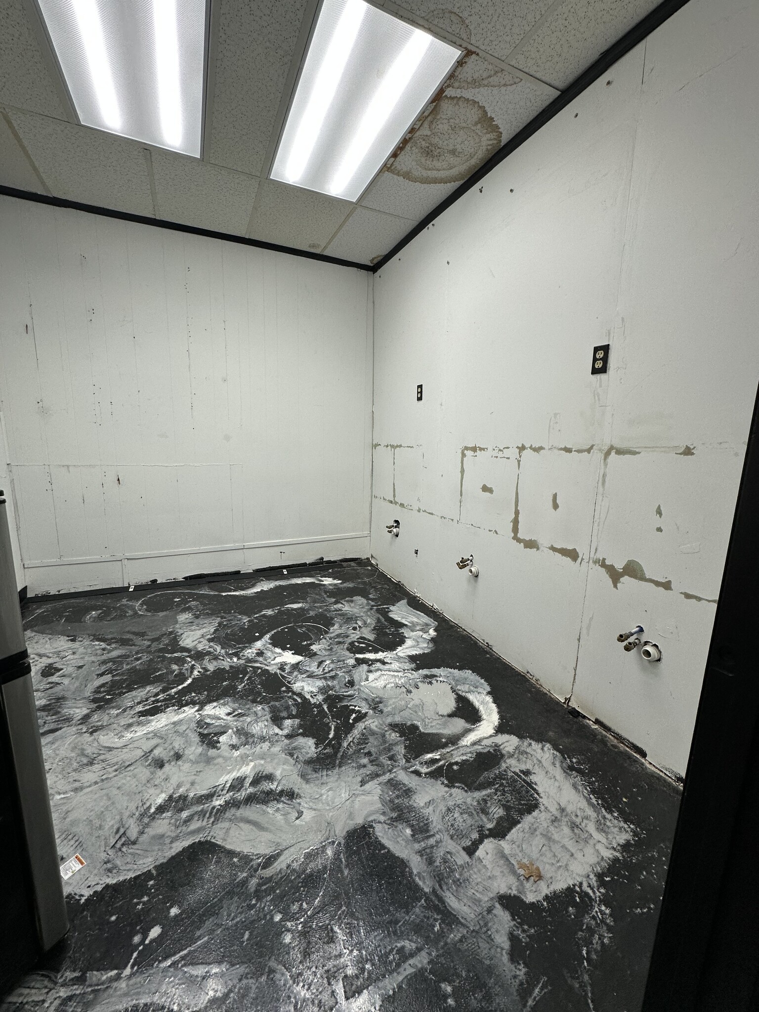 10605-10715 E Winner Rd, Independence, MO for lease Interior Photo- Image 1 of 10