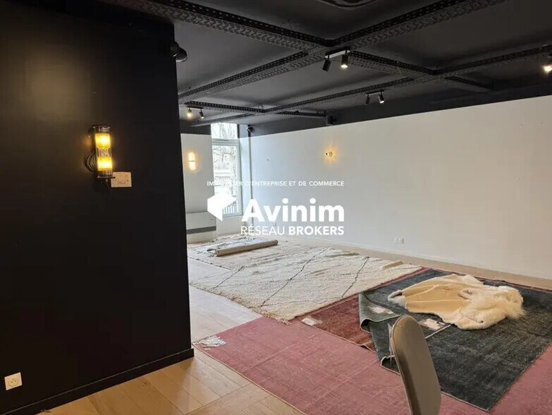 Retail in Lyon for lease - Interior Photo - Image 3 of 11