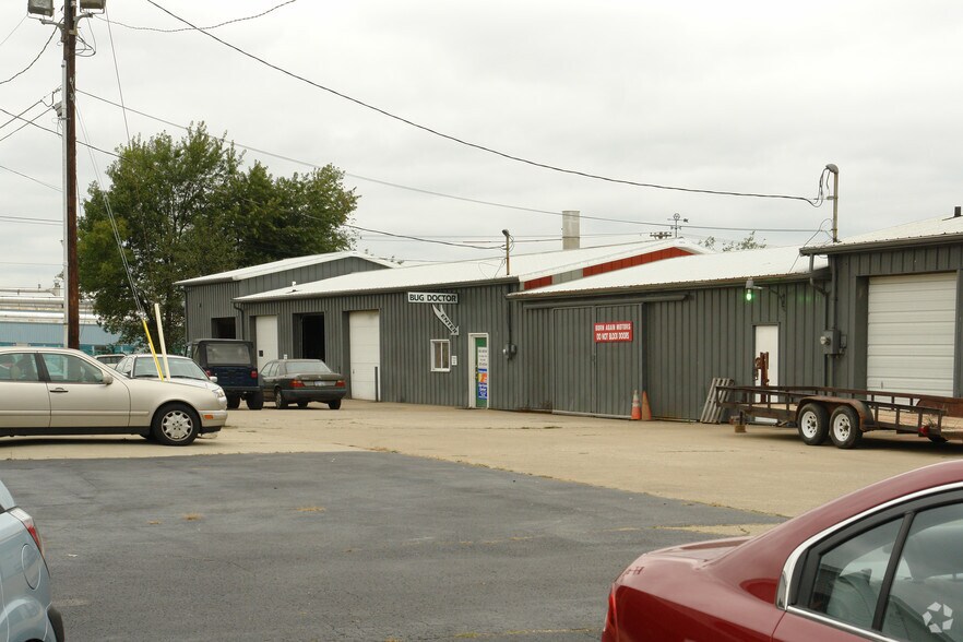 111 Crossfield Dr, Versailles, KY à louer - Photo du bâtiment - Image 2 de 2