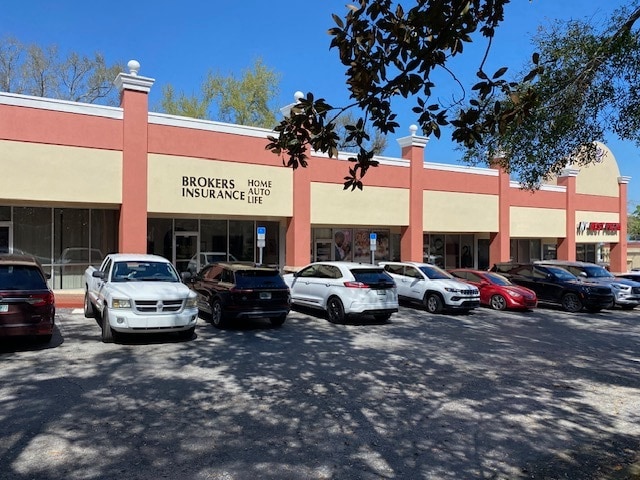 241 S Westmonte Dr, Altamonte Springs, FL à louer - Photo du bâtiment - Image 2 de 9