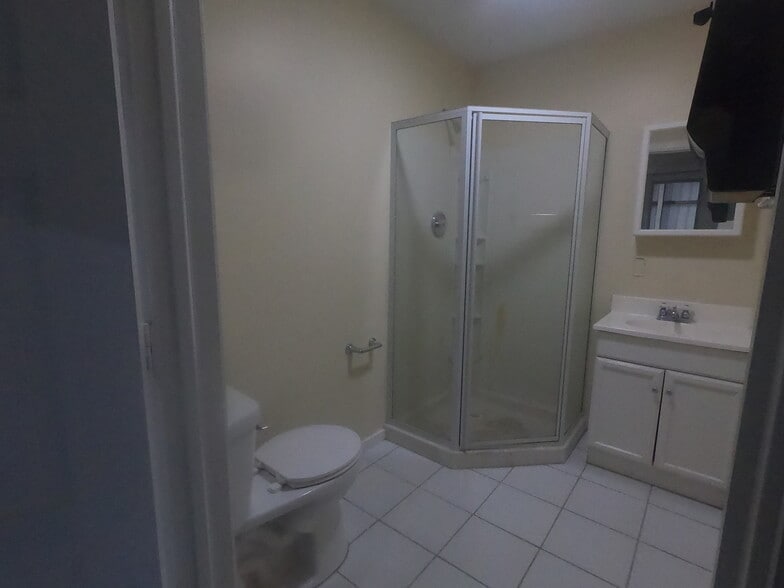 109 S 11th Ave, Maywood, IL for sale - Building Photo - Image 2 of 23