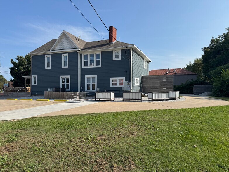 414 S Holcomb St, Springdale, AR à vendre - Photo du bâtiment - Image 3 de 9