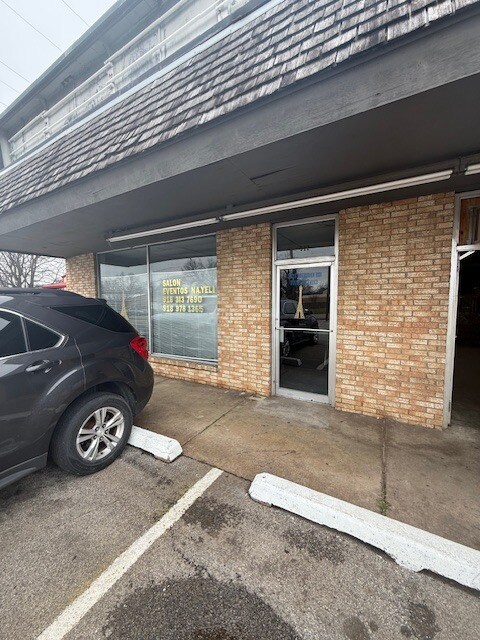 502-512 S Sheridan Rd, Tulsa, OK for lease Interior Photo- Image 1 of 5