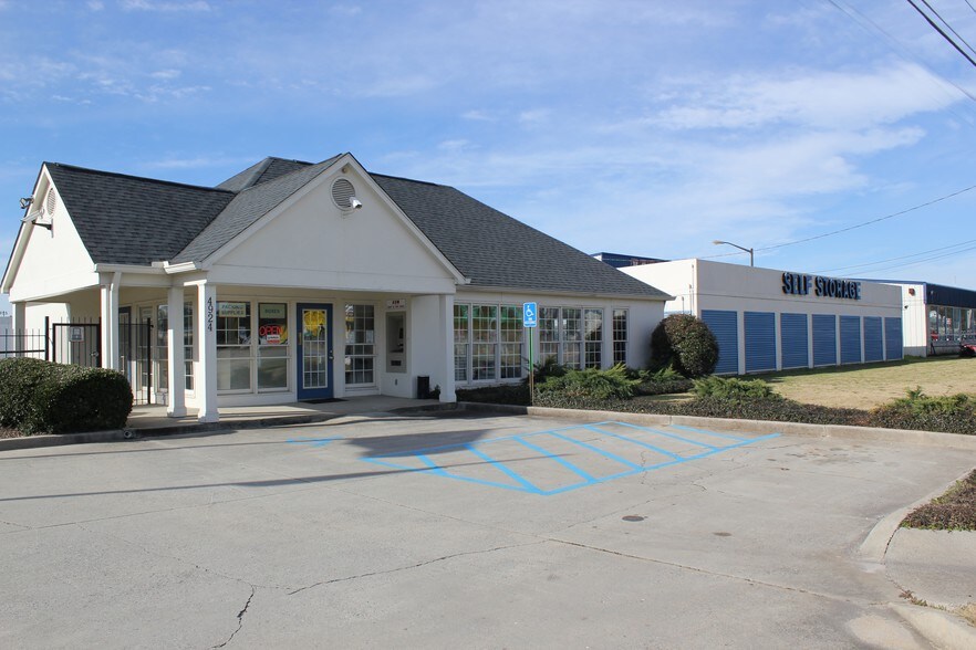 2432 Riverside Dr, Macon, GA à vendre - Photo du bâtiment - Image 2 de 2
