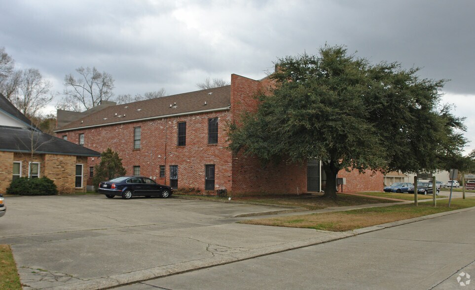 5525 Superior Dr, Baton Rouge, LA à louer - Photo du bâtiment - Image 3 de 3