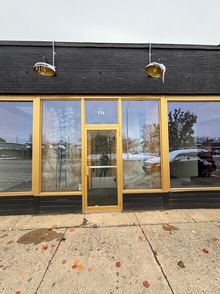 124 N Main St, Three Rivers, MI à louer - Photo du bâtiment - Image 2 de 13