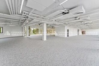 Office in Boulogne-Billancourt for lease Interior Photo- Image 1 of 2