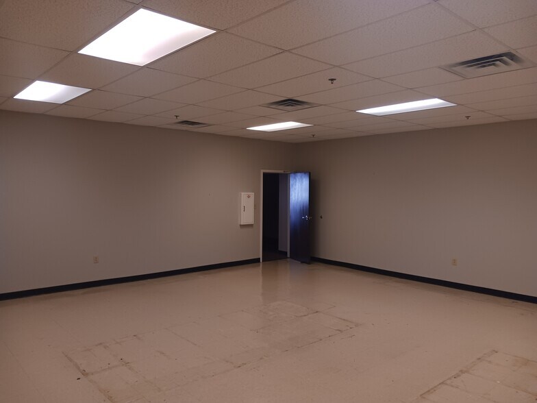 400 Commerce Center Dr, Brunswick, GA à vendre - Photo du bâtiment - Image 3 de 6