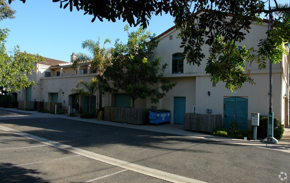 610-616 E Cota St, Santa Barbara, CA à vendre - Photo du bâtiment - Image 3 de 3